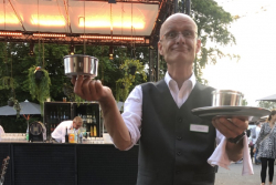 Comedy Kellner auf Open Air Veranstaltung